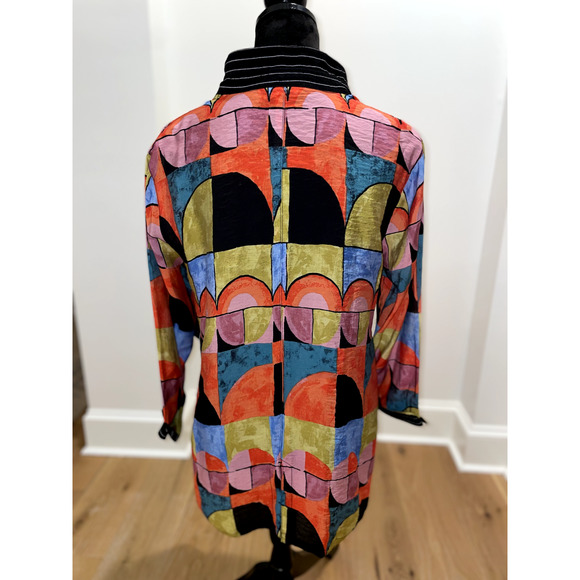 John Mark Colorful Geometric Button-Up Blouse - Picture 4 of 13